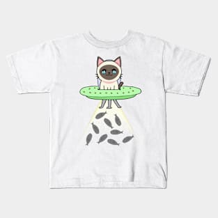 Funny siamese Cat is flying a spaceship Kids T-Shirt